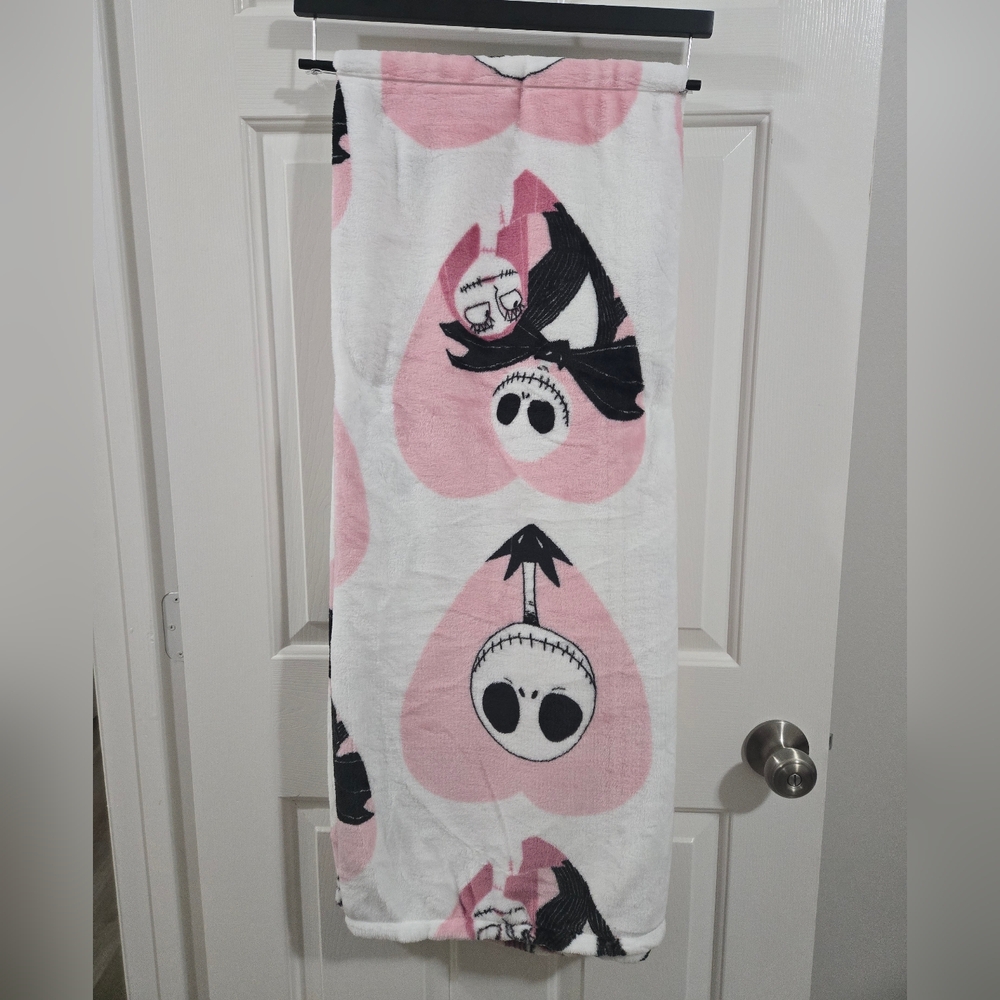 Disney Pink White Jack Skellington Throw Blanket Nightmare Before Christmas NBC - Picture 5 of 5